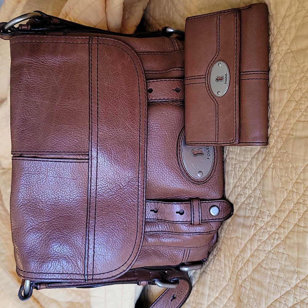 Fossil Maddox crossbody and wallet.